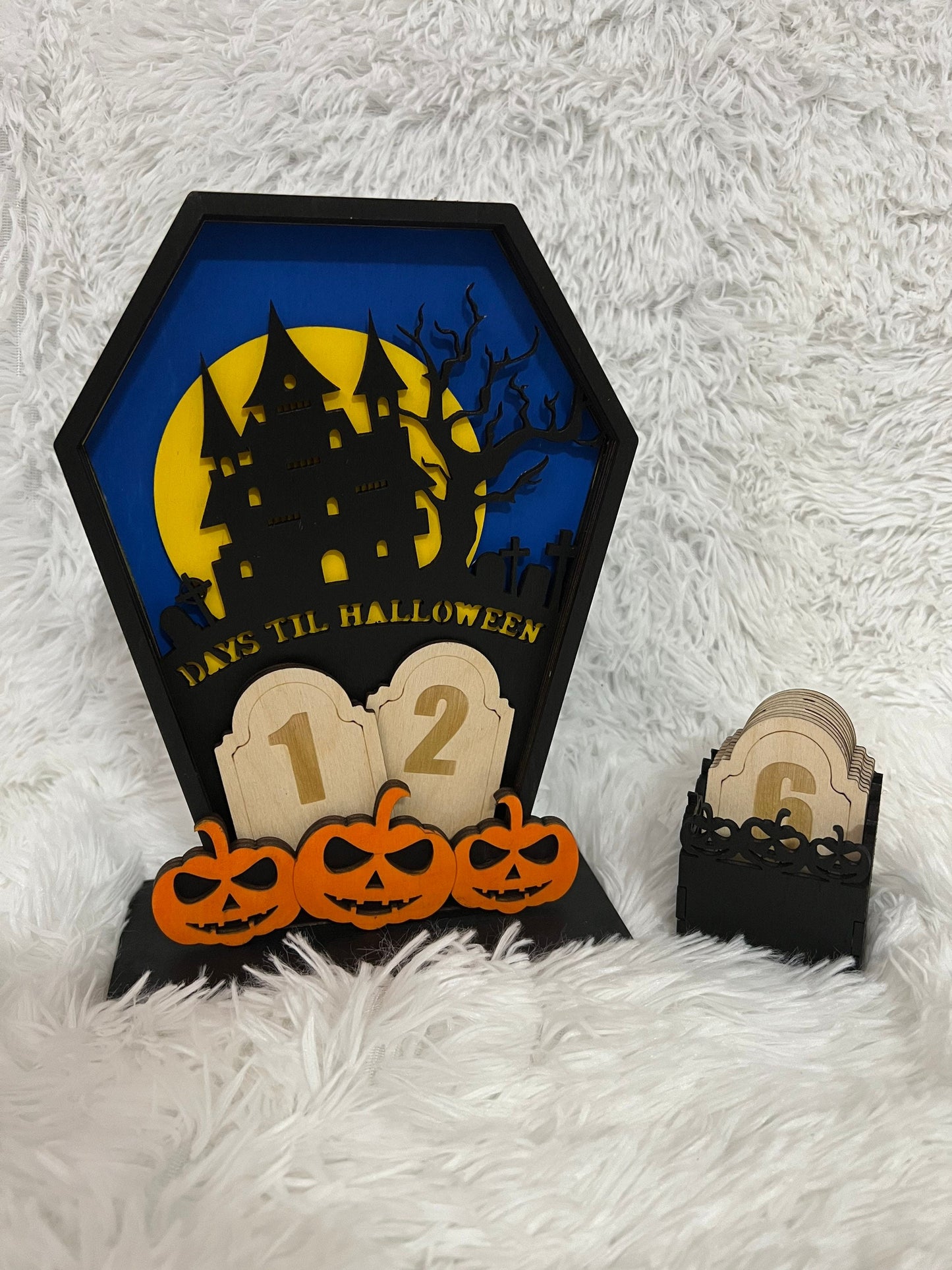 Halloween countdown wooden display